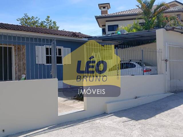 #2242 - Casa para Venda em Criciúma - SC - 2