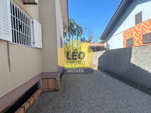 #2350 - Casa para Venda em Criciúma - SC - 3