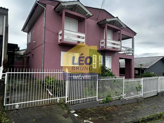 #2384 - Casa para Venda em Criciúma - SC - 2