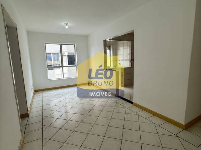 #2412 - Apartamento para Venda em Criciúma - SC - 3