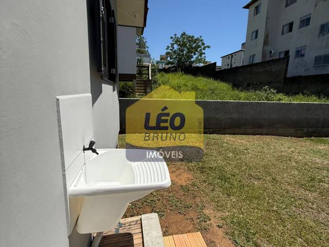 #2432 - Casa para Venda em Criciúma - SC - 3