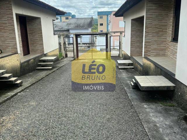 #2441 - Casa para Venda em Criciúma - SC