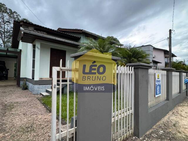 #2438 - Casa para Venda em Forquilhinha - SC