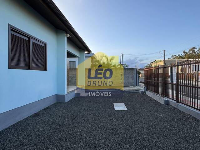 #2027 - Casa para Venda em Forquilhinha - SC - 2